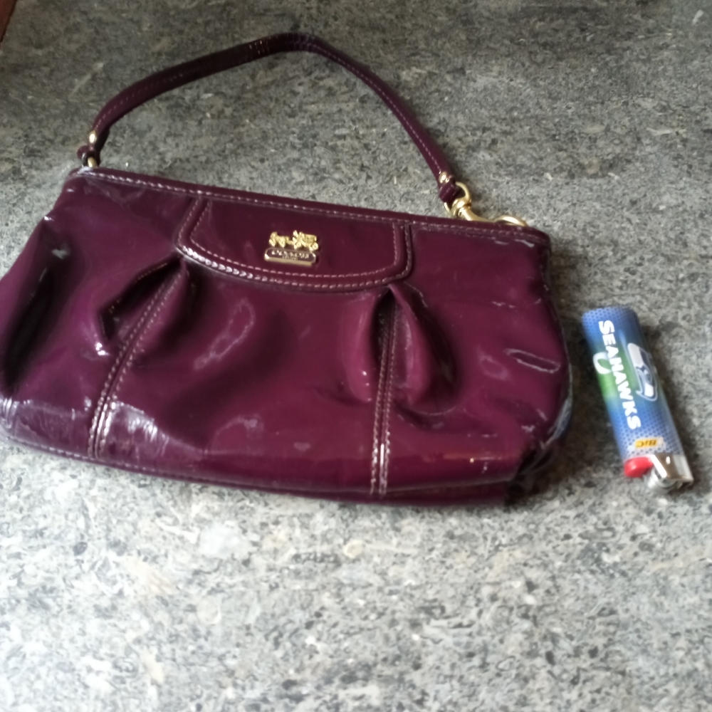 Coach patient plum wristlet - Picture 7 of 8